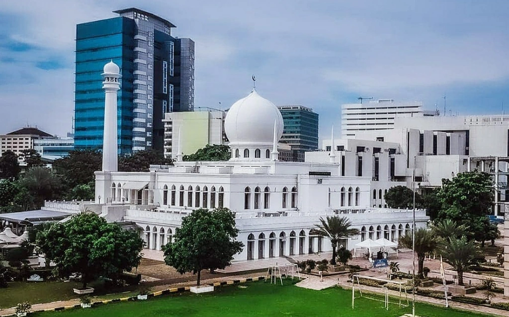 Masjid-Agung-Al-Azhar